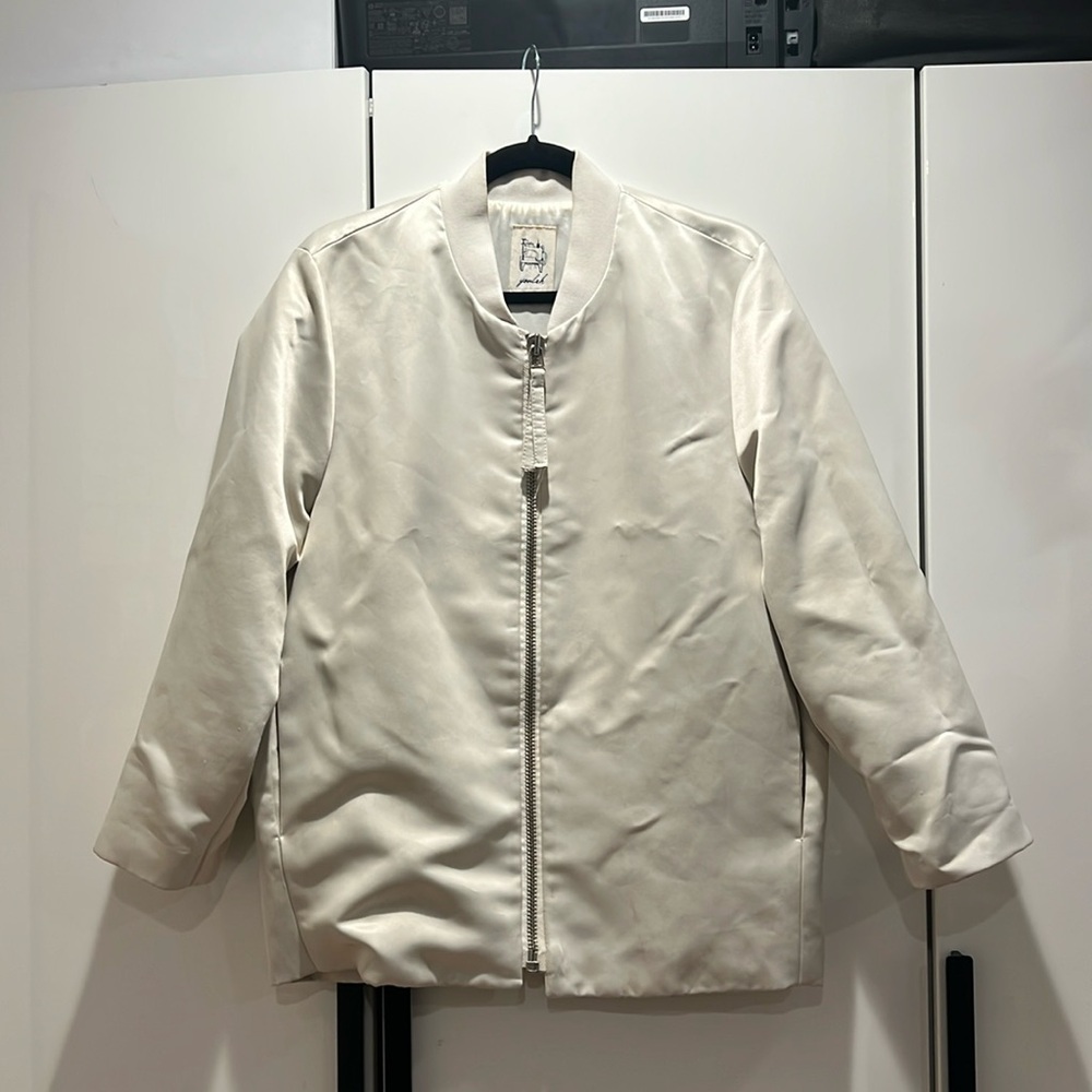 Youlah White bomber